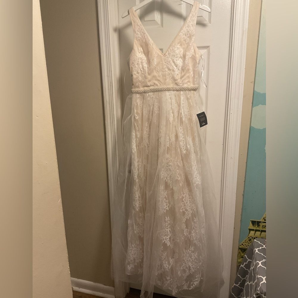 Lulu NWT wedding romantic photo shoot lace crème dress long sz.M/S